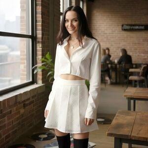 Emory Park ✦ White Eyelet Mini Skirt ✦ High‑Waist Zip‑Back Lightweight Studio S